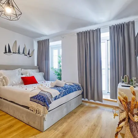 Beautiful And Spacious Flat In The Center Lisbon
