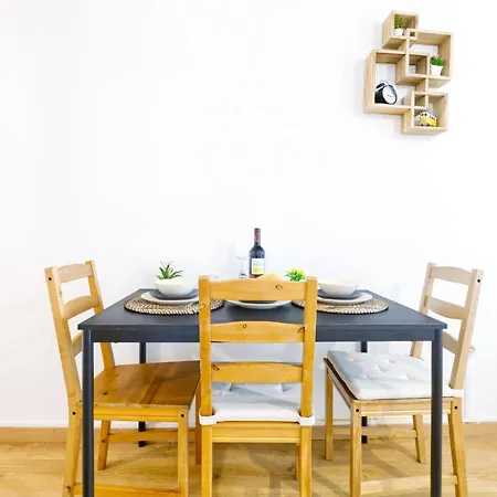 Beautiful And Spacious Flat In The Center Apartment