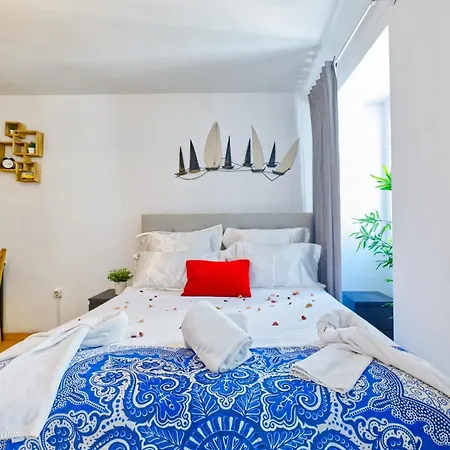 Beautiful And Spacious Flat In The Center * Lisbon