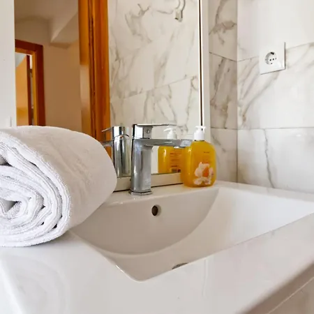 Beautiful And Spacious Flat In The Center Lisbon