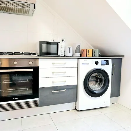 Beautiful And Spacious Flat In The Center * Лиссабон