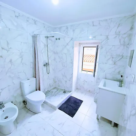 아파트 Beautiful And Spacious Flat In The Center 리스본