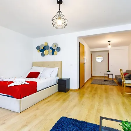 Beautiful And Spacious Flat In The Center * Лиссабон