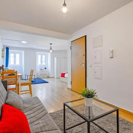 Beautiful And Spacious Flat In The Center *