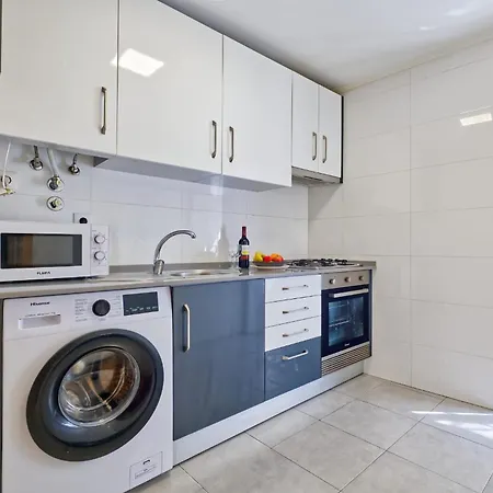 Beautiful And Spacious Flat In The Center