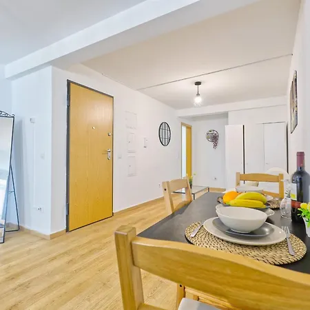 Beautiful And Spacious Flat In The Center * Лиссабон