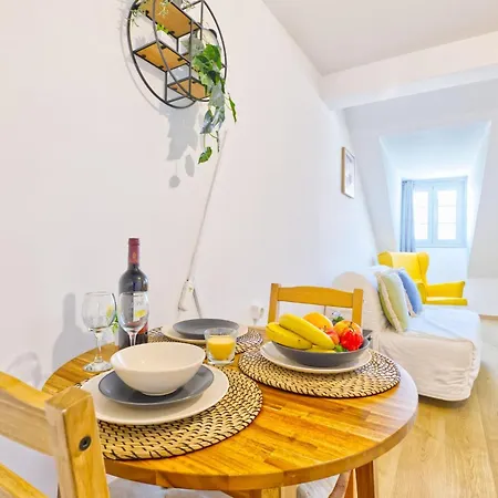 Beautiful And Spacious Flat In The Center 리스본