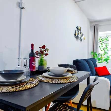 Beautiful And Spacious Flat In The Center * Lisbona